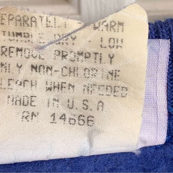 Vintage Crewneck Sweatshirt Winter All Over Print Scene Deer Trees Nature - Picture 9 of 11